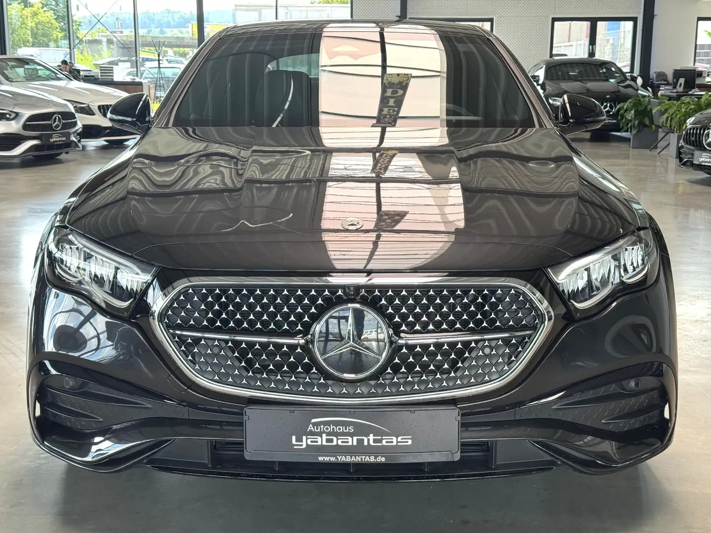 Mercedes-Benz E 220 d 4M AMG Night DISTRONIC Pro AIRMATIC KEYLESS-GO H Grijs - 2