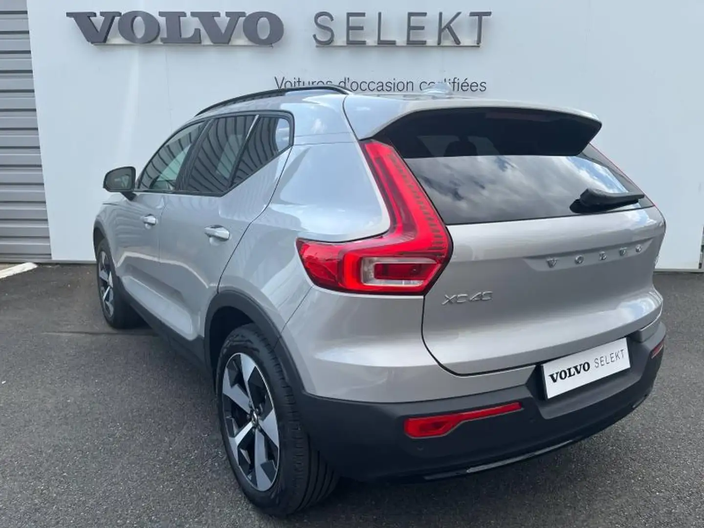 Volvo XC40 B3 163ch Ultra DCT 7 Argent - 2