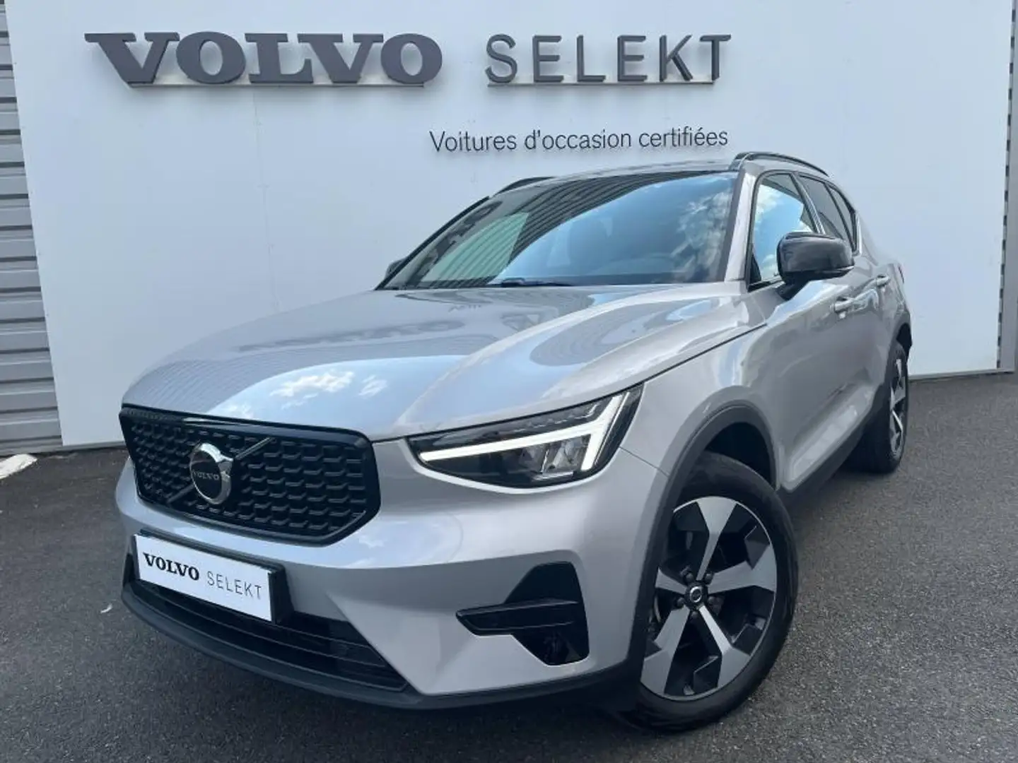 Volvo XC40 B3 163ch Ultra DCT 7 Argent - 1