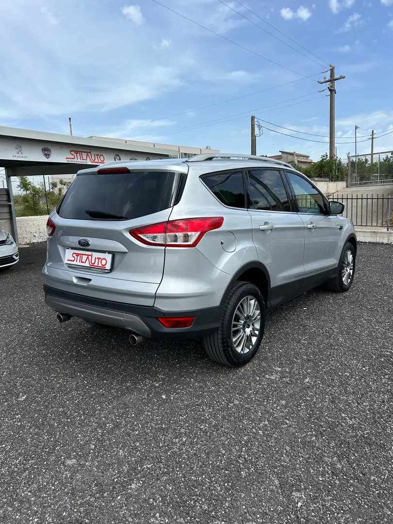 Ford Kuga 2.0 TDCI 140 CV 4WD Titanium Silber - 2
