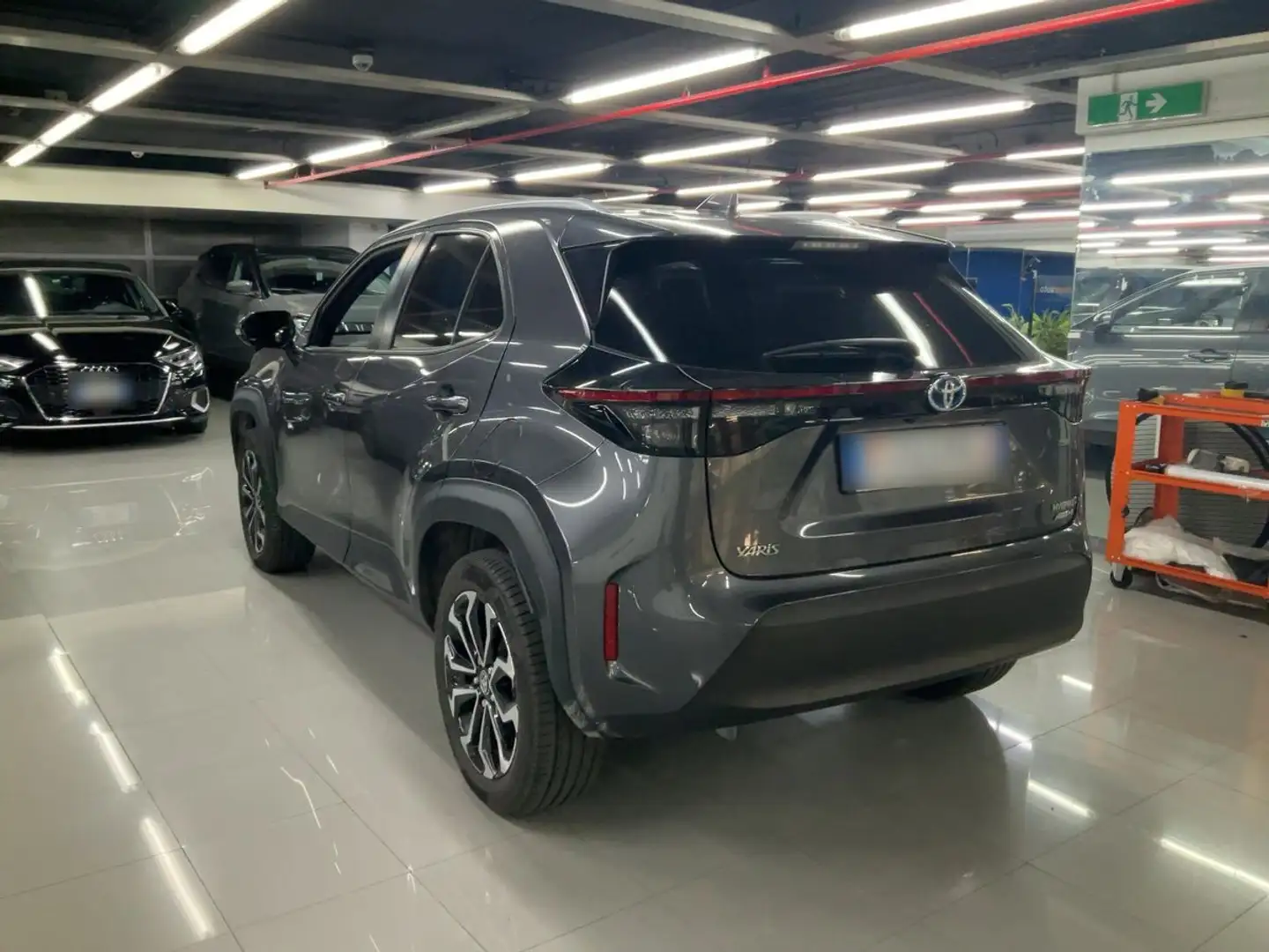 Toyota Yaris Cross Yaris Cross 1.5h Orange Edition awd-i 116cv e-cvt Gris - 2