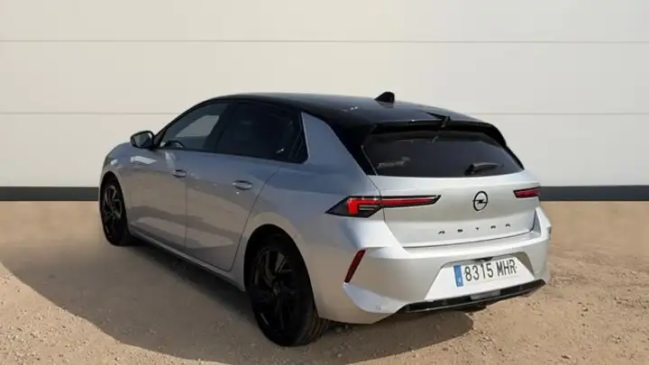 Opel Astra 2023, foto 2