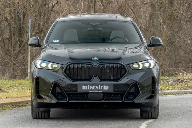BMW X6 view 2