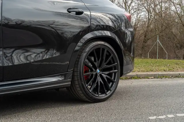BMW X6 view 10