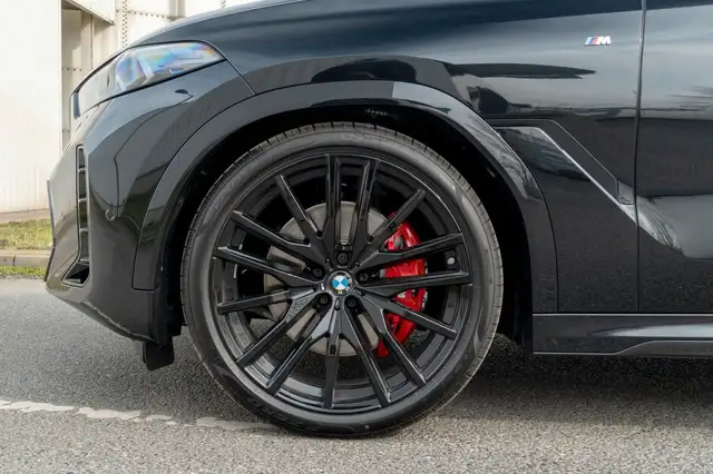 BMW X6 view 9