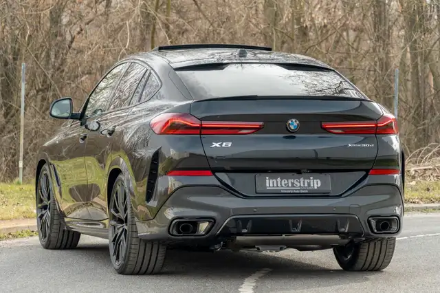 BMW X6 view 4