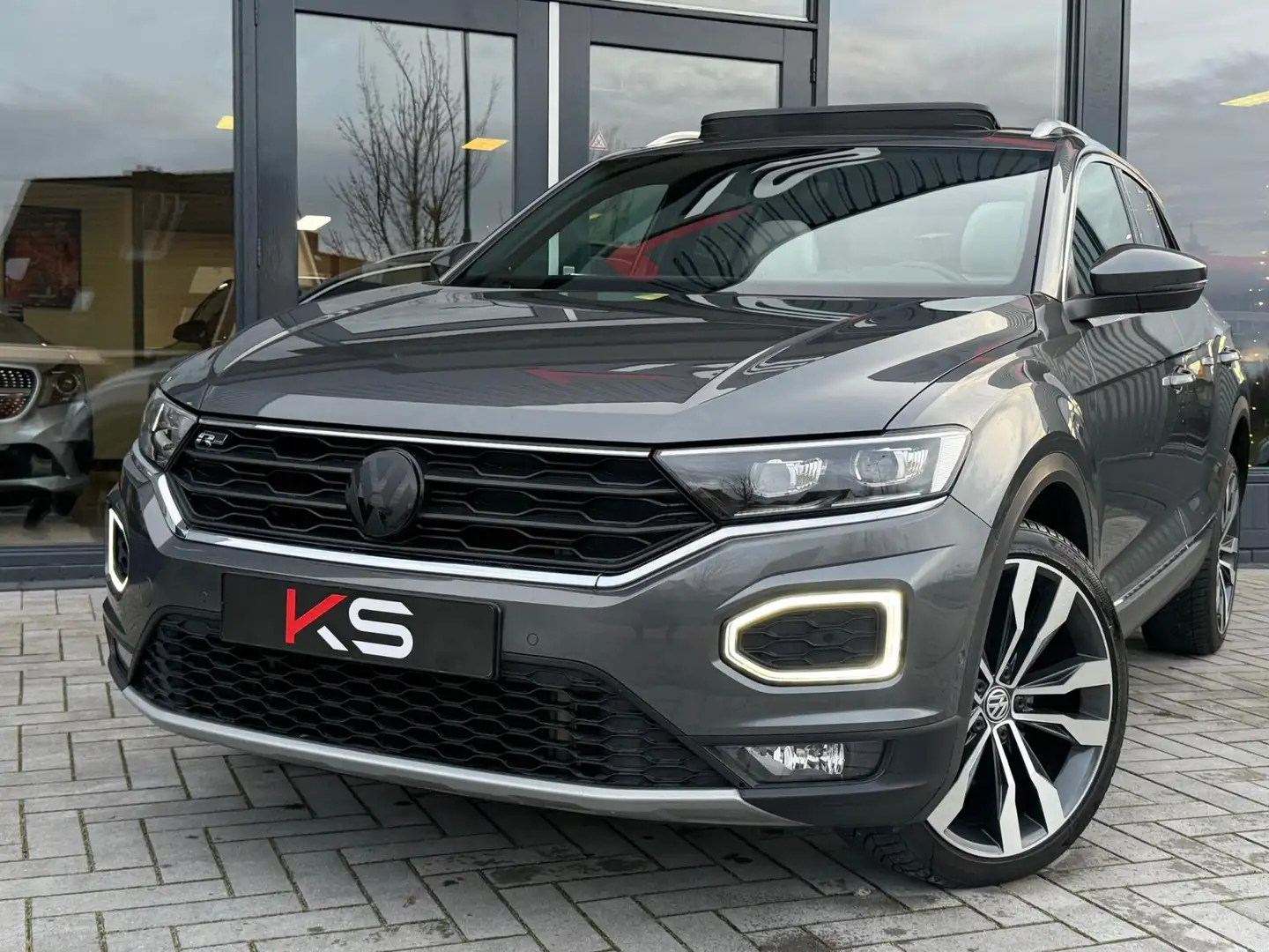 Volkswagen T-Roc 2.0 TSI 4Motion Sport R Virtual Pano Leder Grau - 2