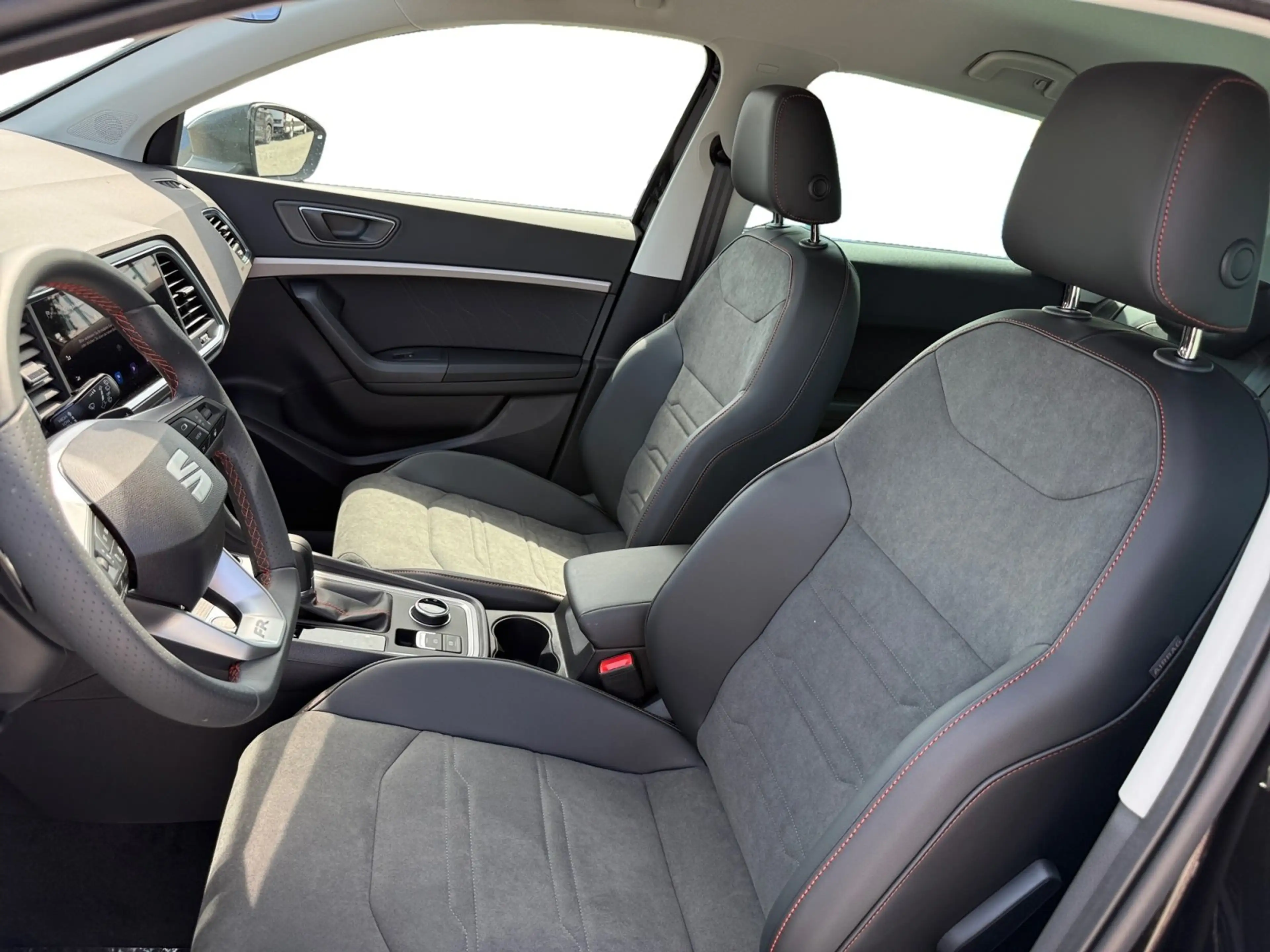SEAT Ateca FR 2.0 TDI DSG ACC*AHK*NAVI*LED*PDC*e-Heck*SHZ — photo 8
