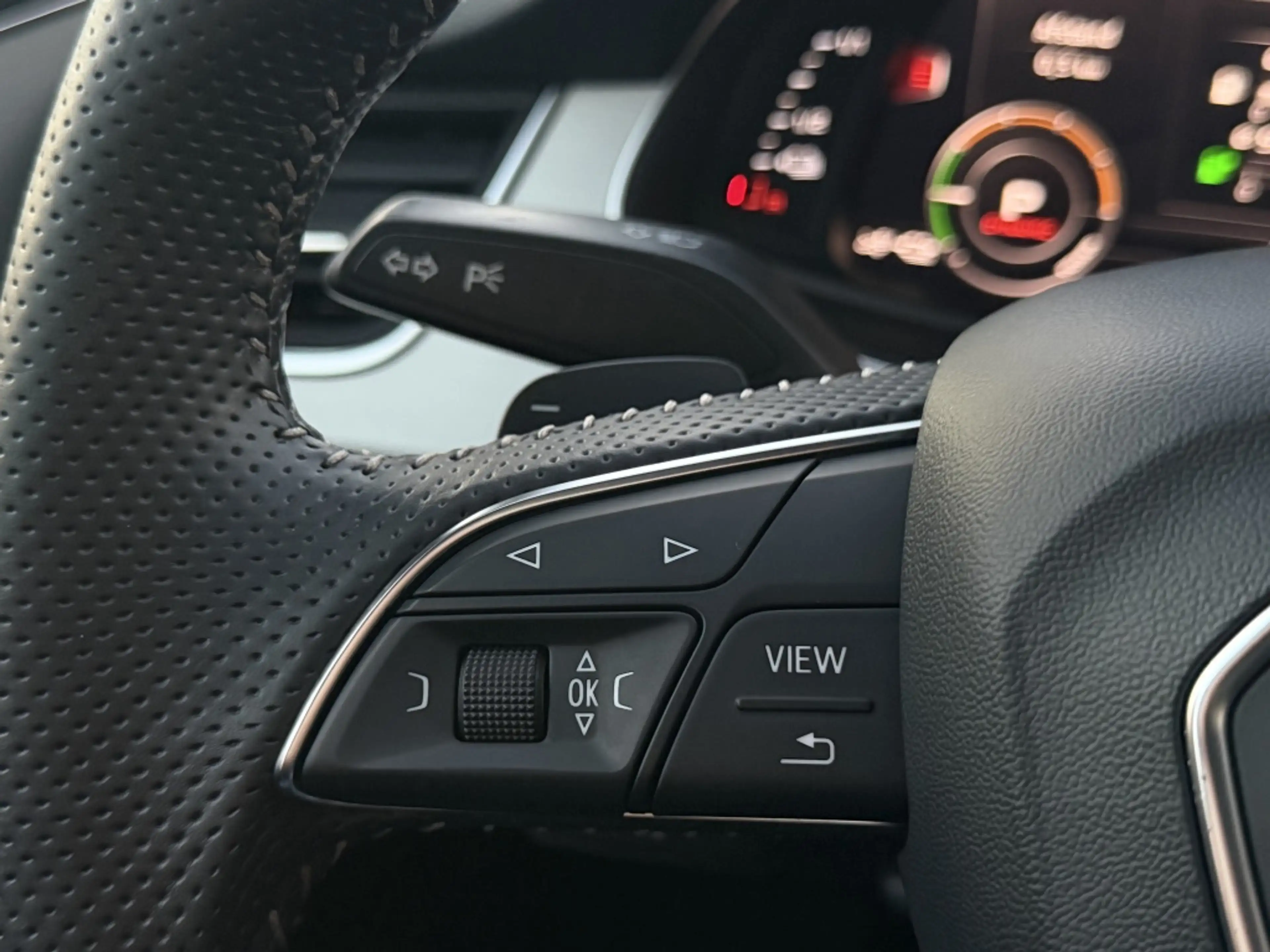 Audi Q7 e-tron 3.0 TDI Quattro | Pano | Trekhaak | Luchtvering | — photo 18
