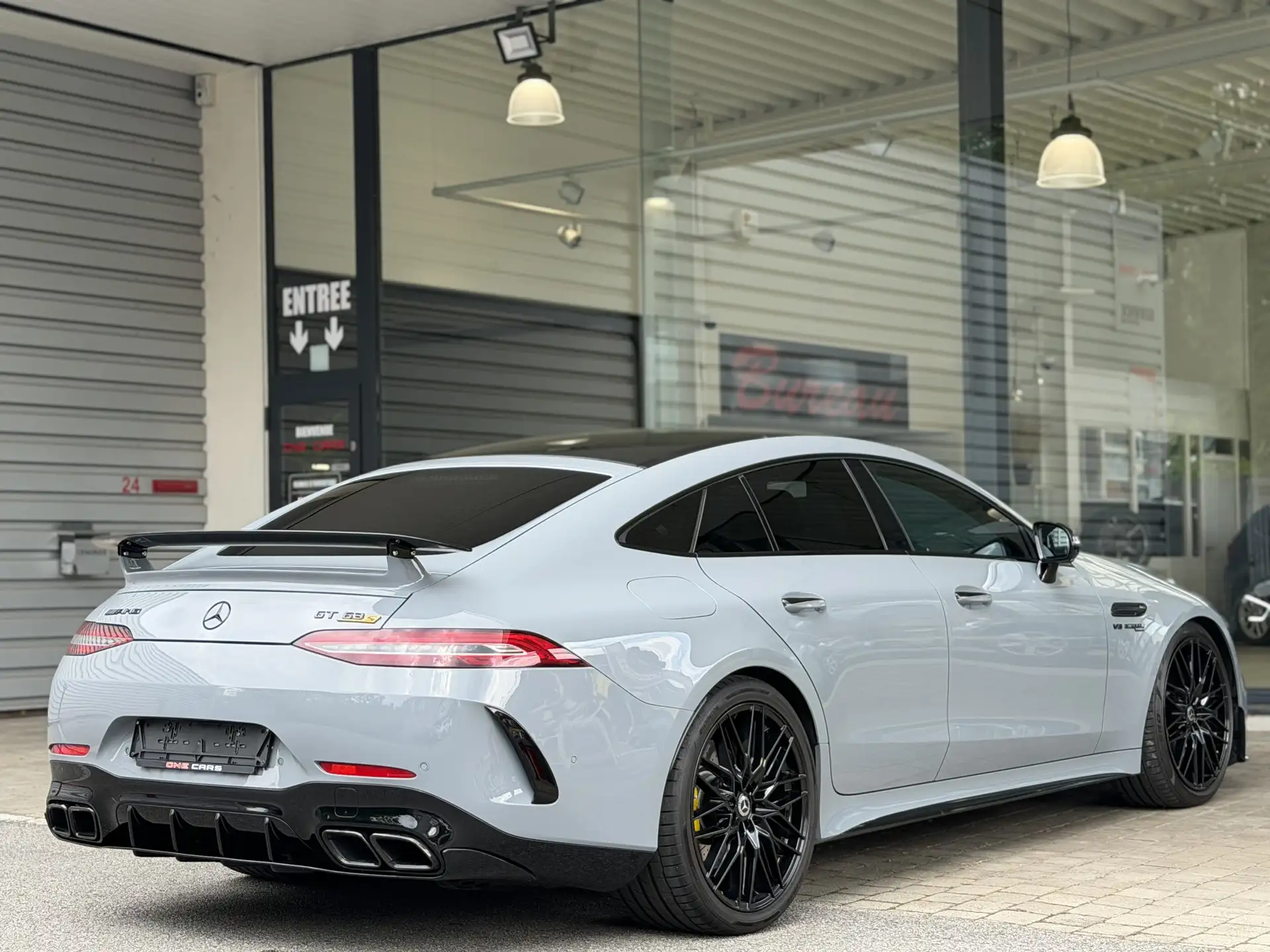 Mercedes-Benz AMG GT 4-Door Coupe 43 2020 화이트 사진 4