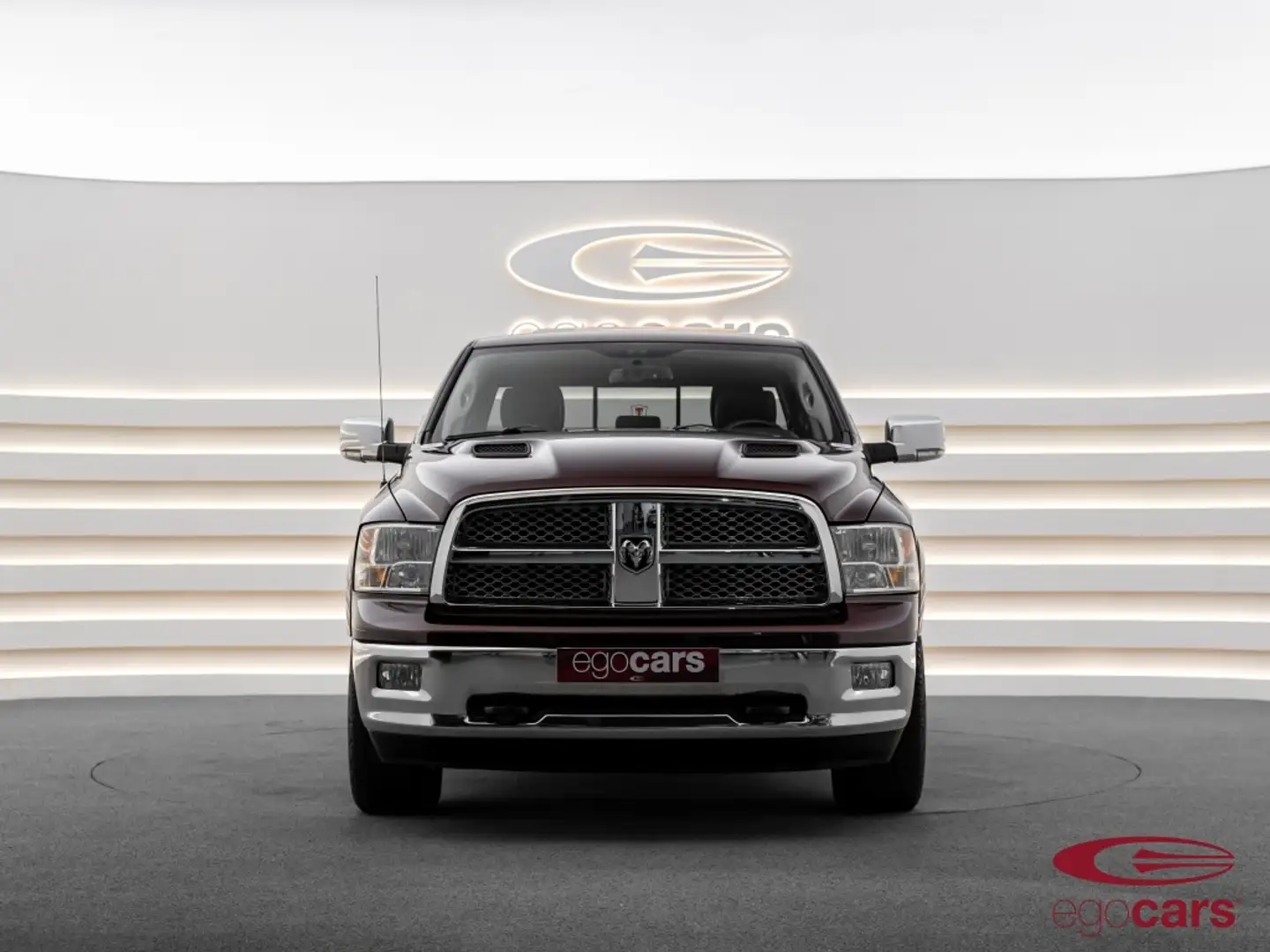 Dodge RAM 5.7L V8 Laramie AWD Violett - 2