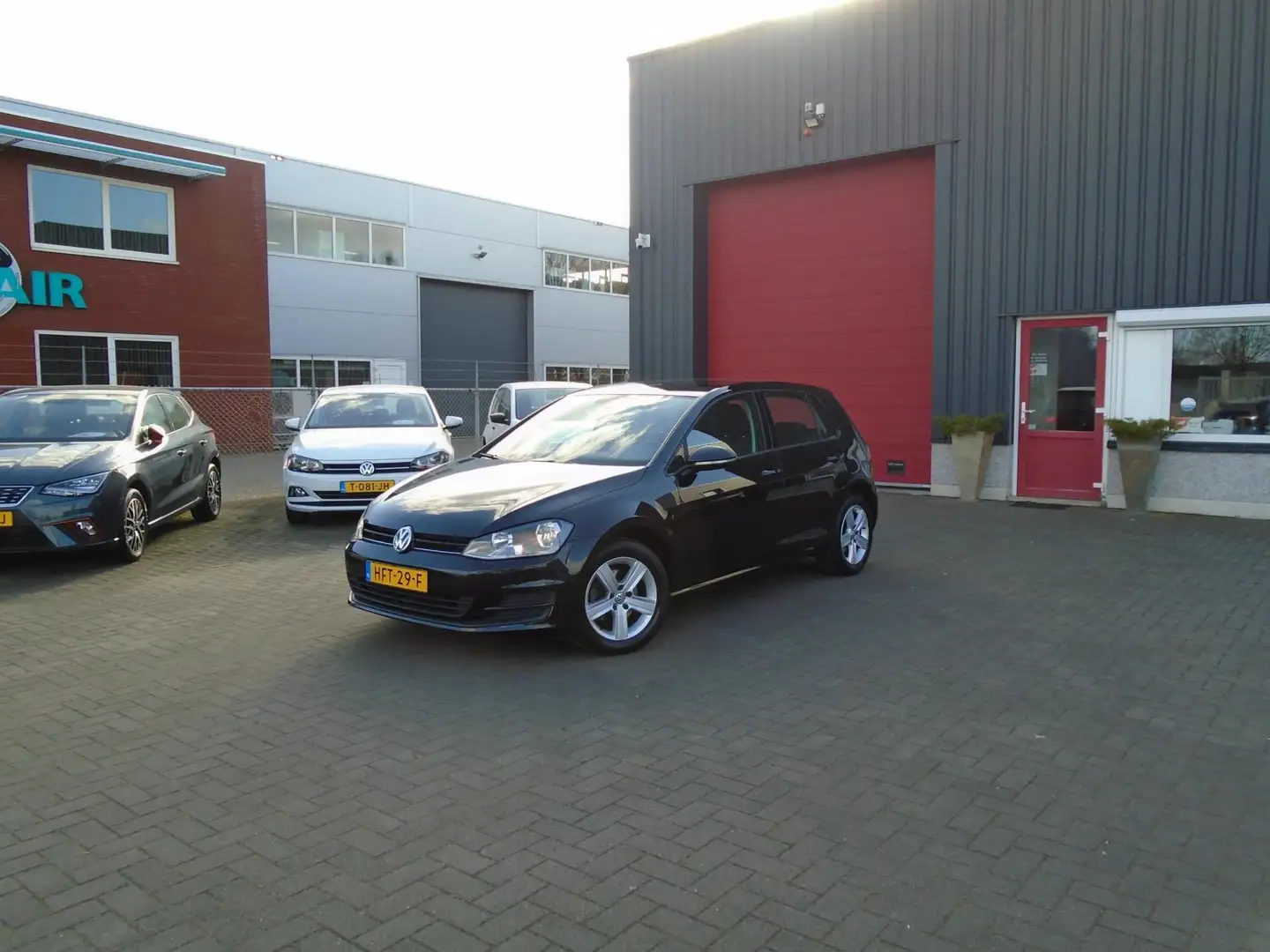 Volkswagen Golf 1.2 TSI Comfortline,(105 PK) Klima,Trekhaak Zwart - 2