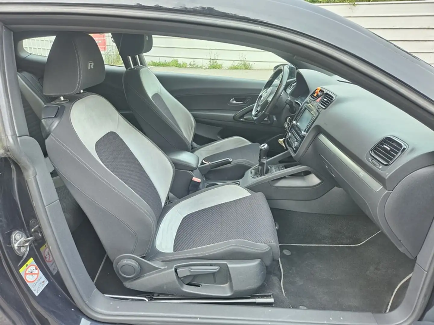 Volkswagen Scirocco 2.0 TSI 265 R GAR 1 AN y - 2