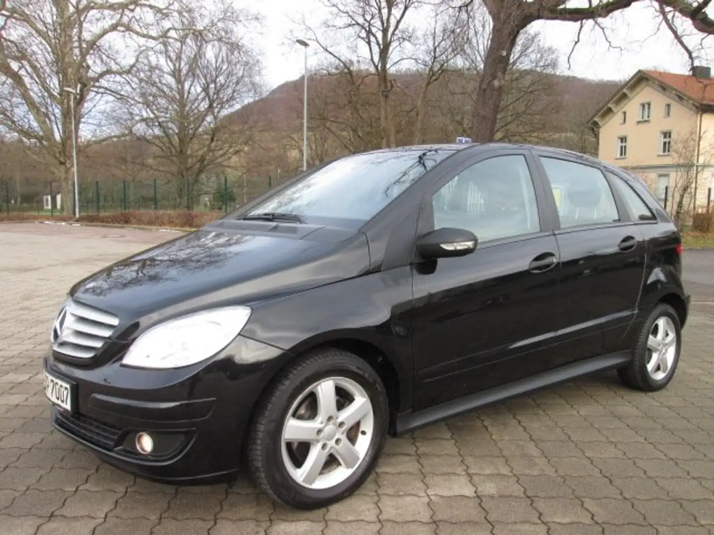 Mercedes-Benz B 200 B-Klasse+2.HAND+KLIMA+TÜV=NEU+GEPFLEGT Schwarz - 1