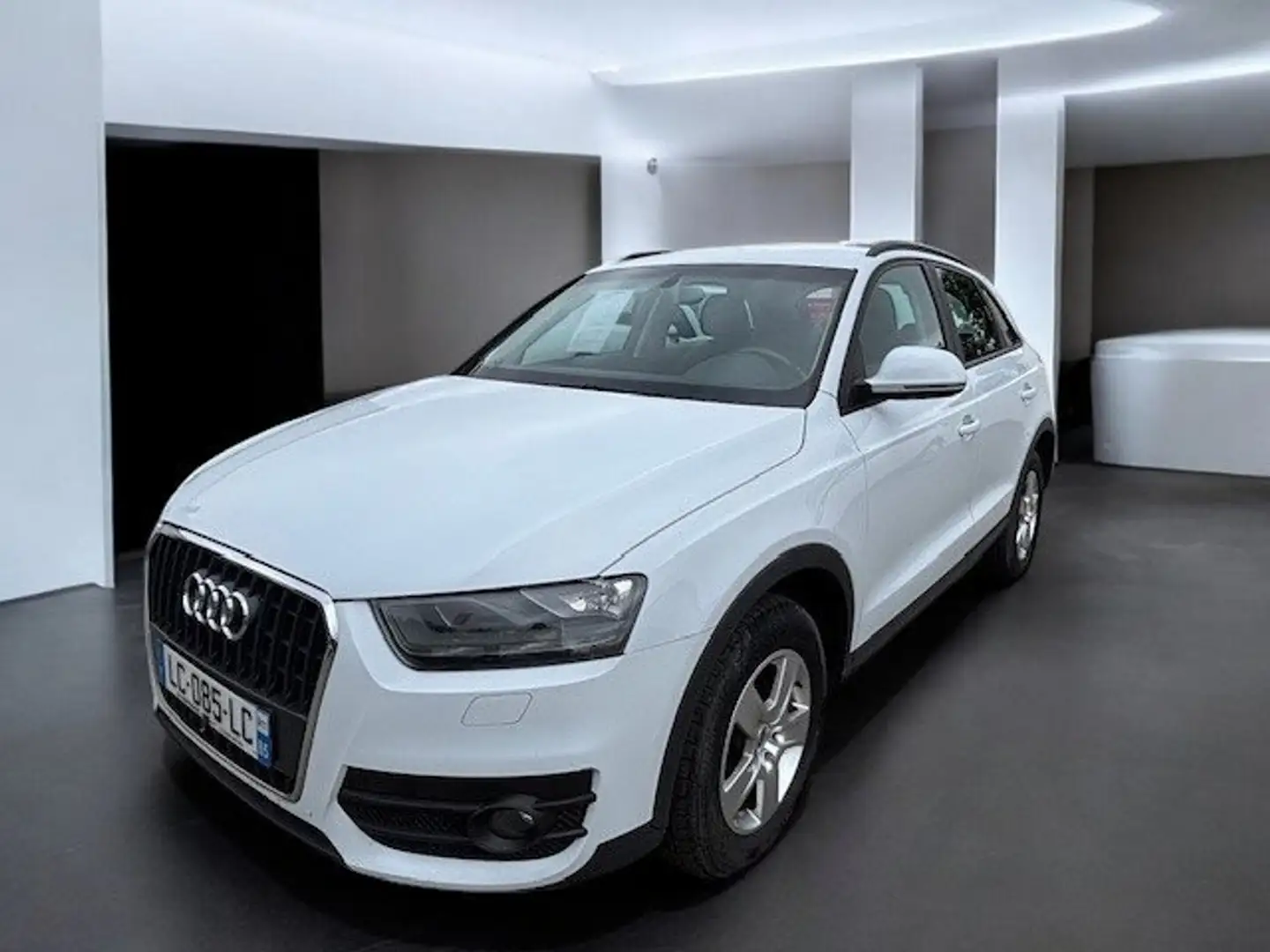 Audi Q3 Q3 2.0 TDI 140 ch Quattro Attraction Blanc - 2