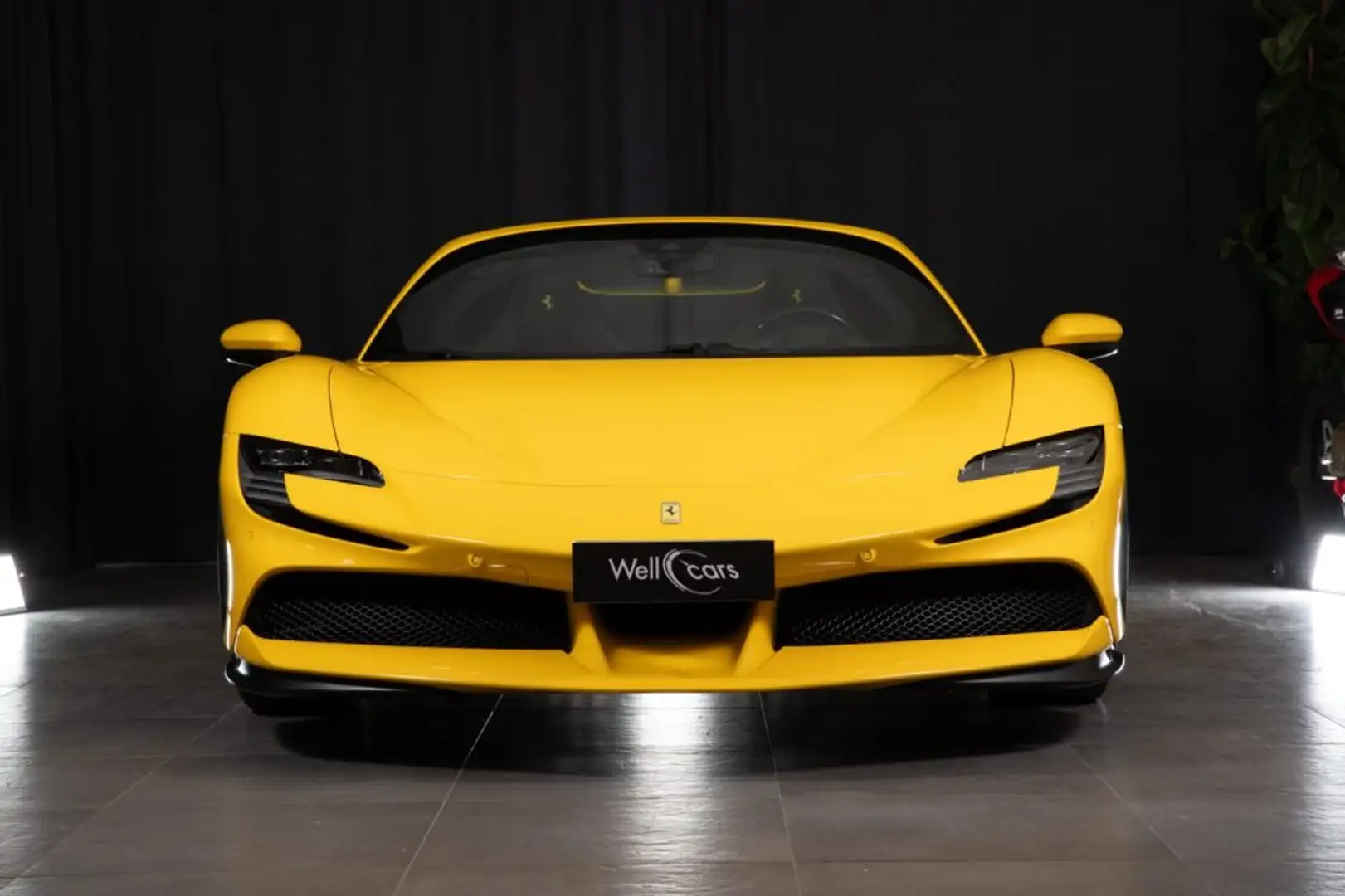 Ferrari SF90 Spider Amarillo - 2