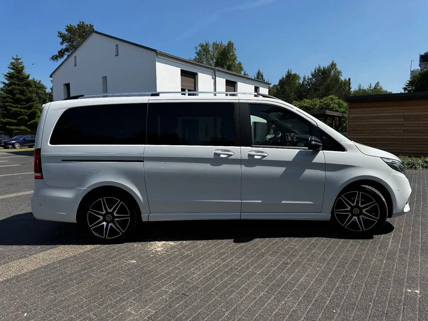 Mercedes-Benz V 250 d lang 7G-Edition-NAVI+DISTRONIC+AMG LINE Blanc - 1