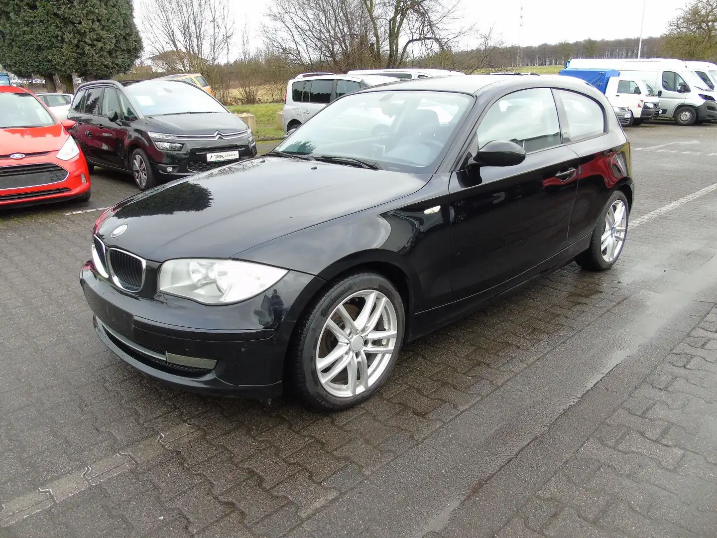 BMW 118 d Limousine **LEDER**NAVI**KLIMA** Schwarz - 1