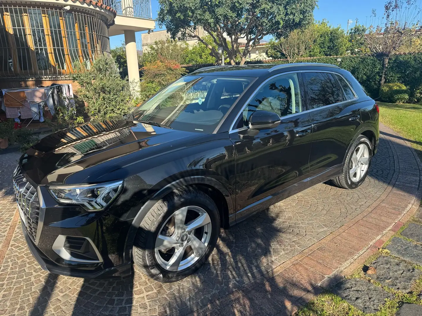 Audi Q3 2.0 tdi 150cv s-tronic Nero - 2