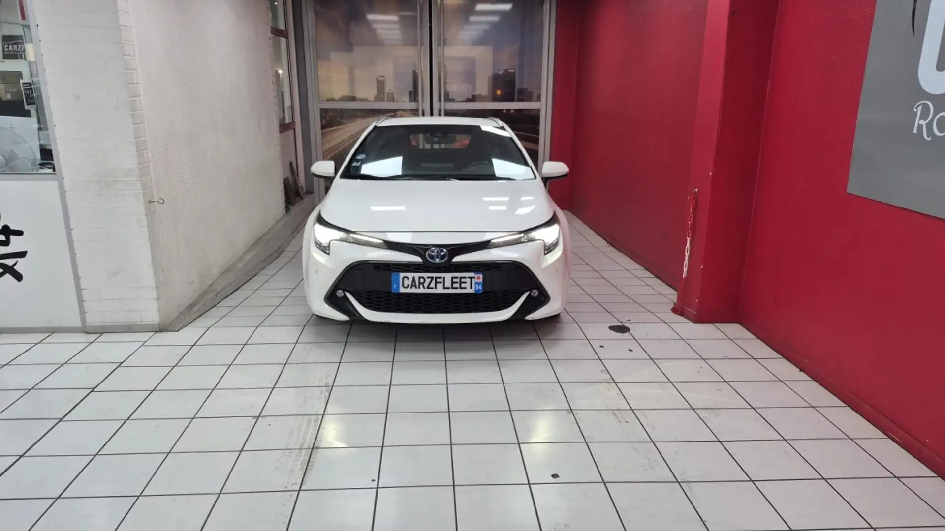 Toyota Corolla TOURING SPORTS 122cv DYNAMIC BUSINESS/ 1 ERE MAIN/TVA RECUP Blanc - 2
