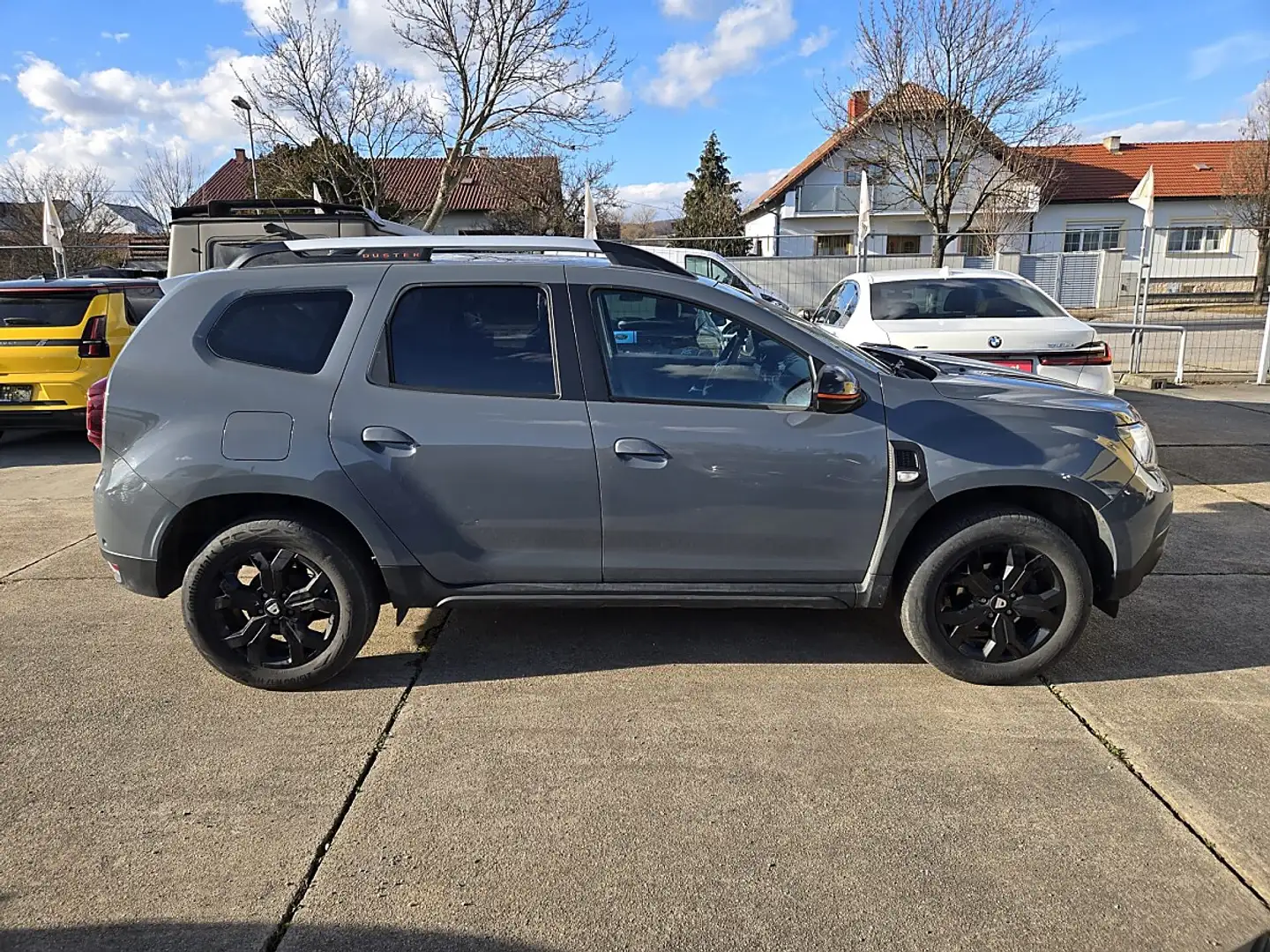 Dacia Duster TCe 130 PF Extreme Grau - 2