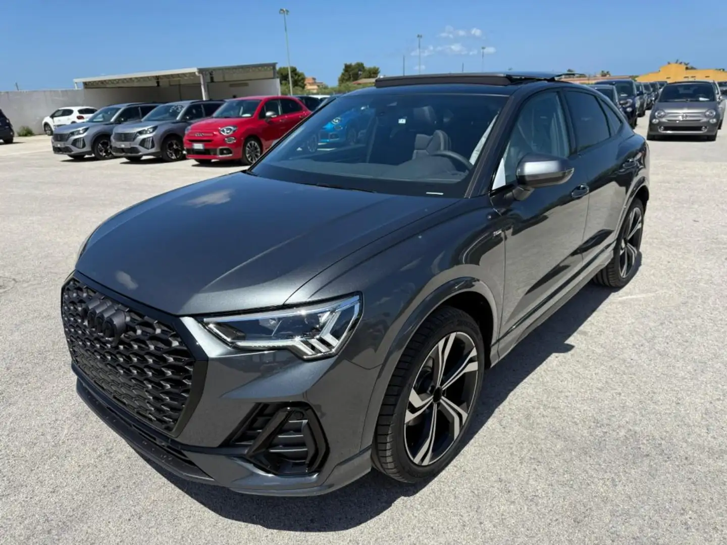 Audi Q3 SPB 35 TDI S tronic Identity Black + Tetto Grijs - 1
