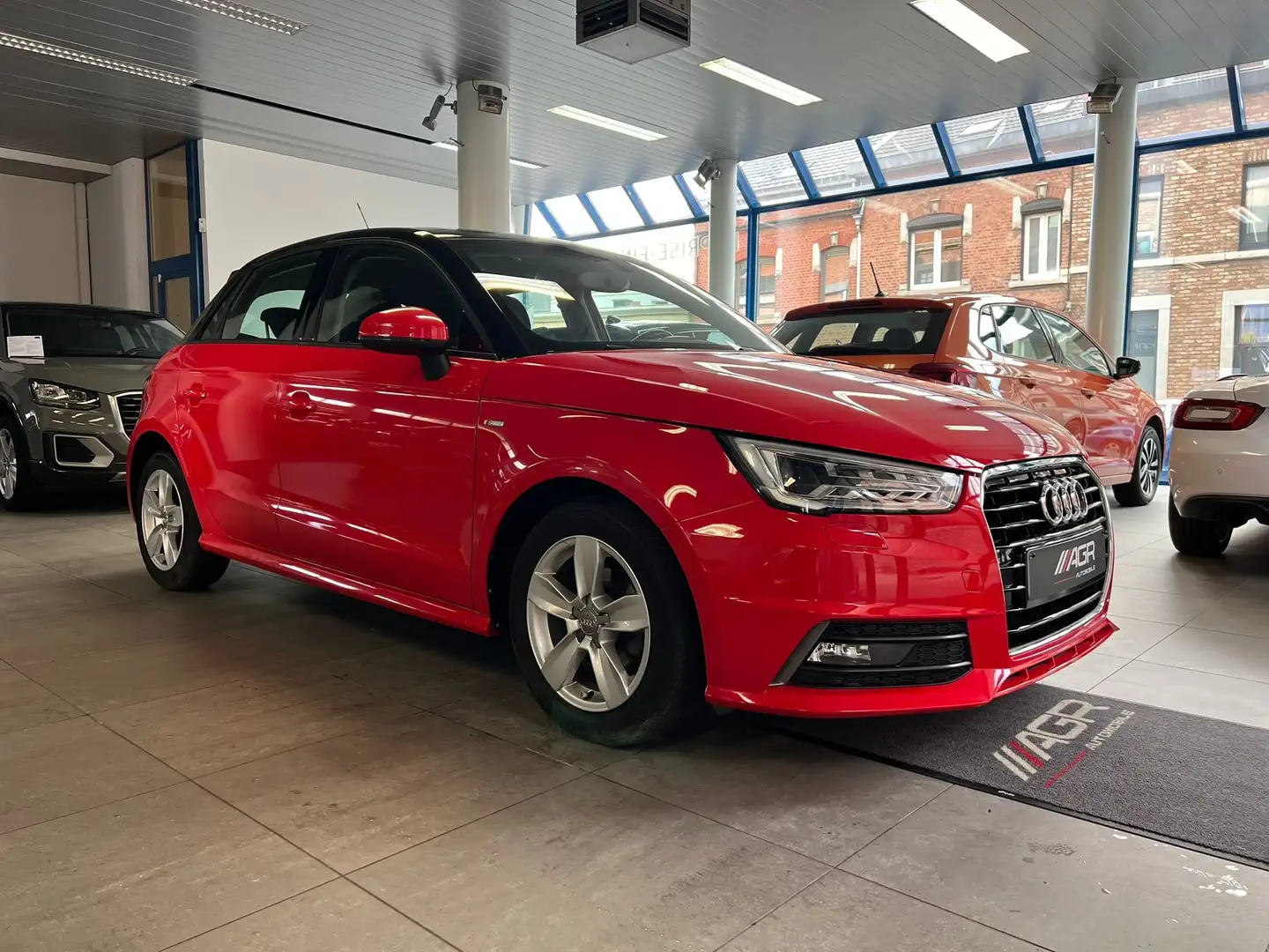 Audi A1 SPORTBACK ET S LINE TOP ETAT Rouge - 2