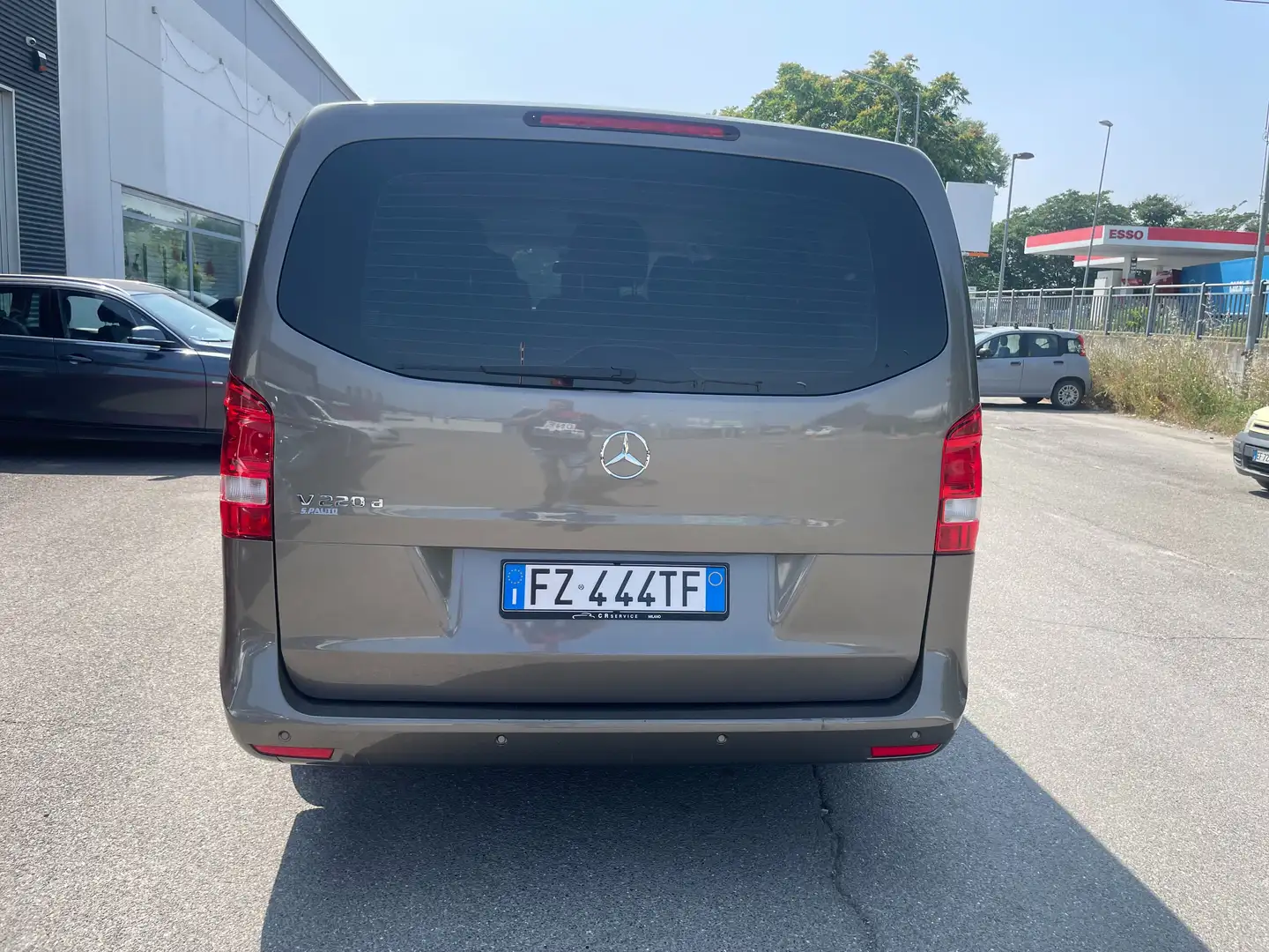 Mercedes-Benz V V 220 d Executive L E6 Bronze - 2
