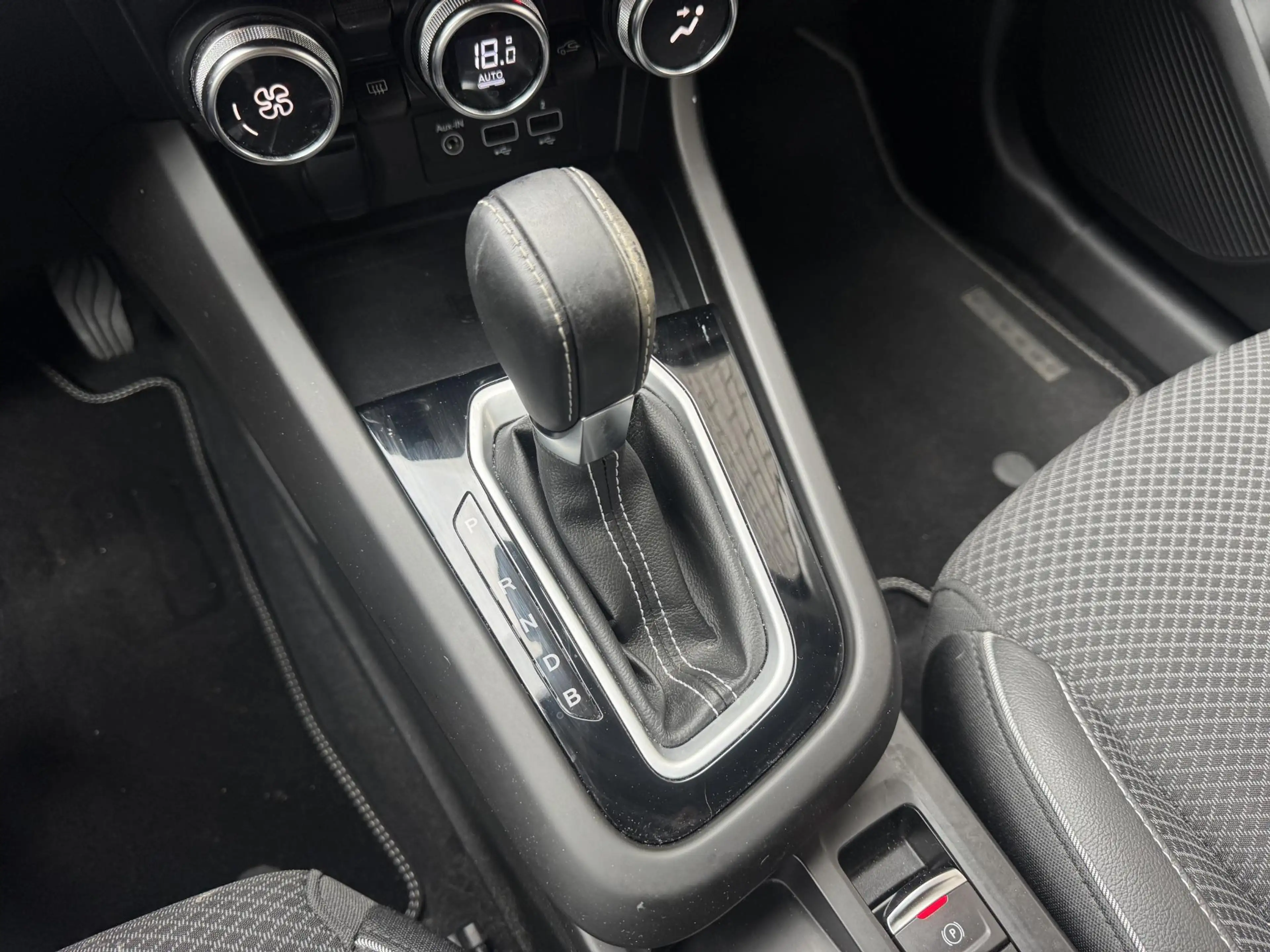 Renault Arkana 1.6 E-Tech hybrid 145 techno | Stoel + stuurverwar — photo 31