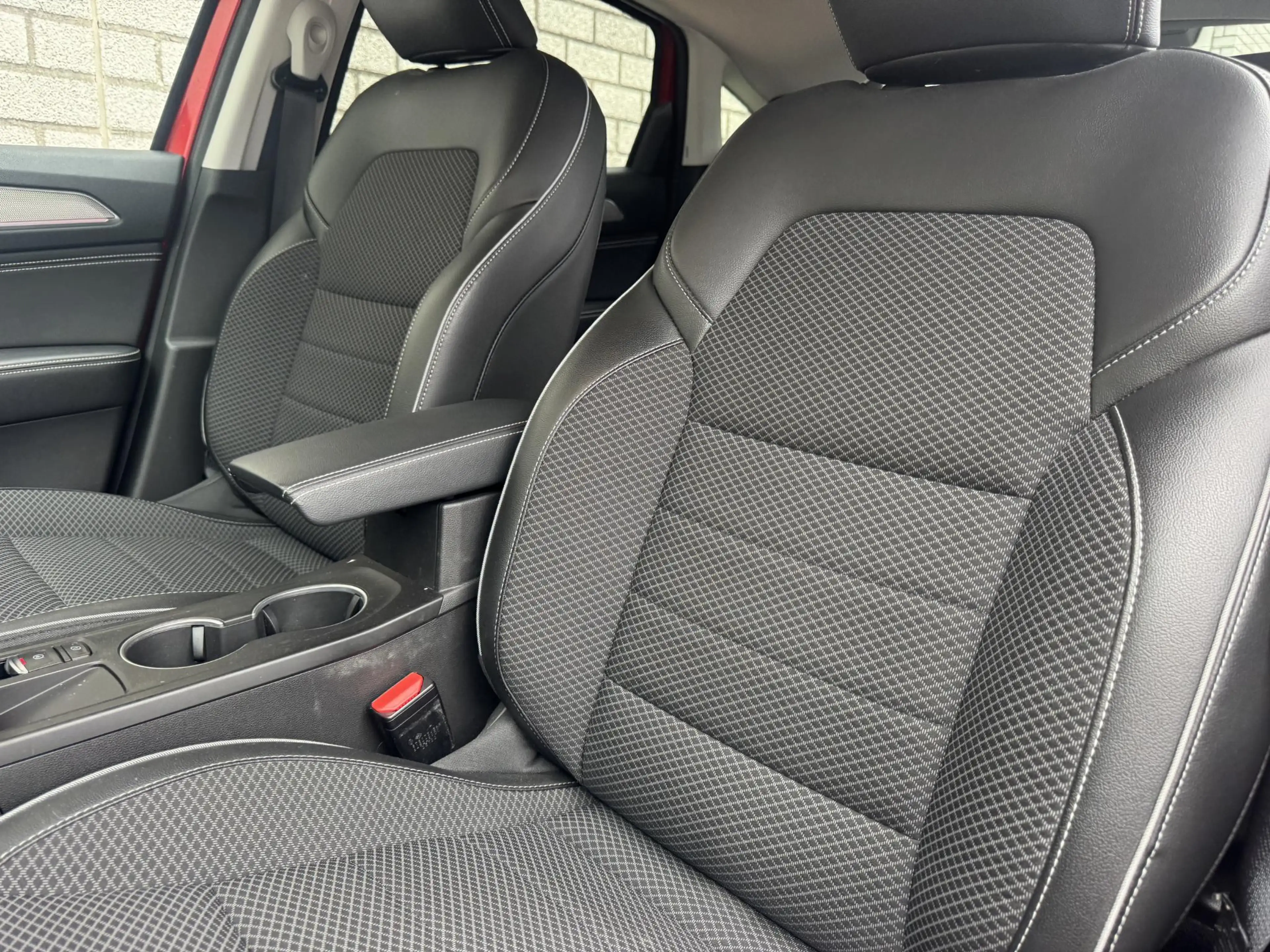 Renault Arkana 1.6 E-Tech hybrid 145 techno | Stoel + stuurverwar — photo 35