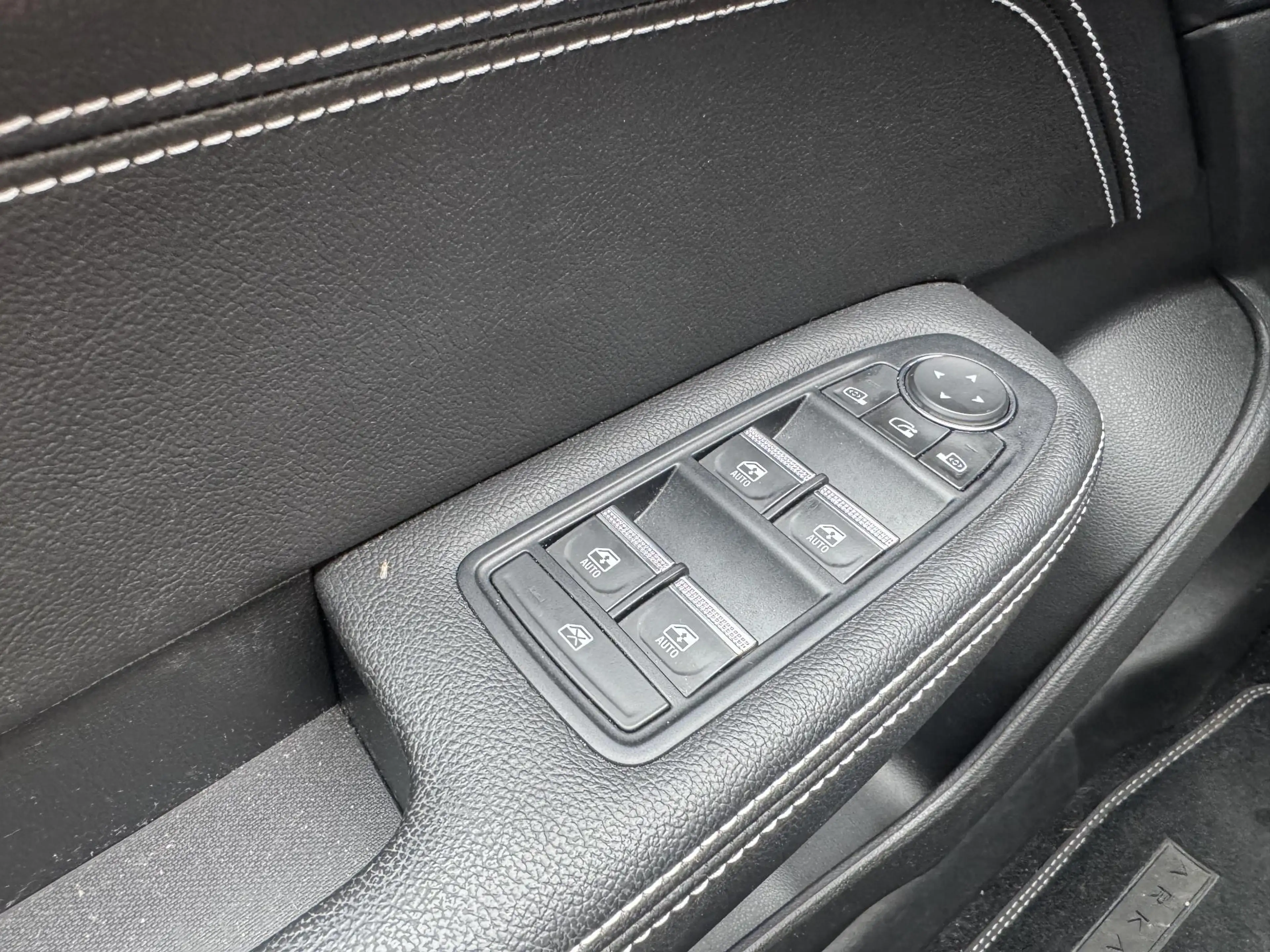 Renault Arkana 1.6 E-Tech hybrid 145 techno | Stoel + stuurverwar — photo 26