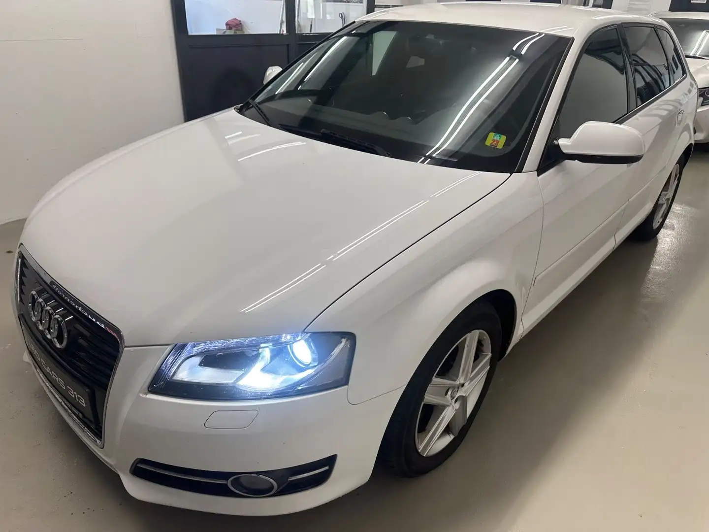 Audi A3 Sportback 1.8 TFSI Ambition Blanc - 1