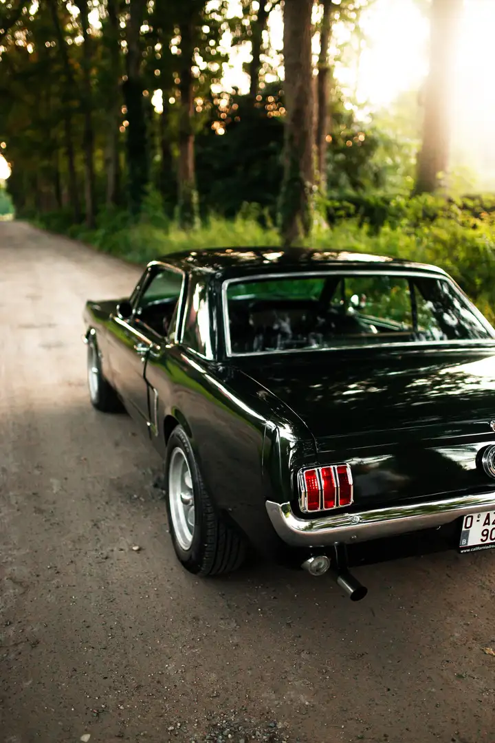 Ford Mustang - 2