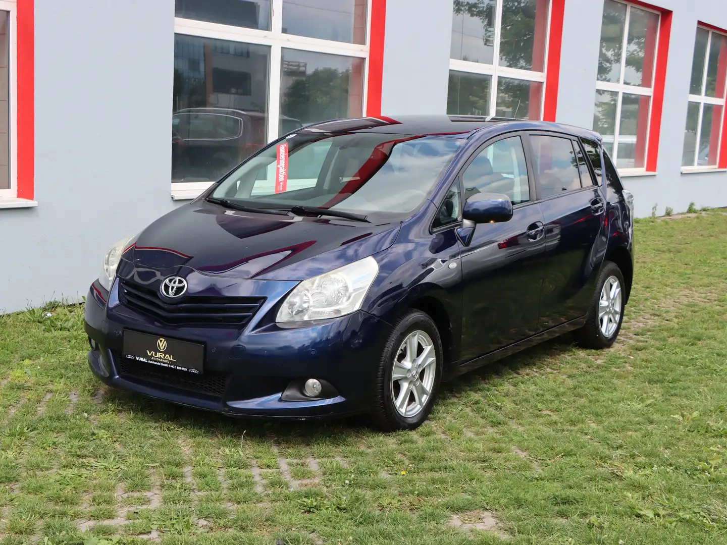 Toyota Verso 2.0 D-4D 125 DPF Basis Blauw - 2
