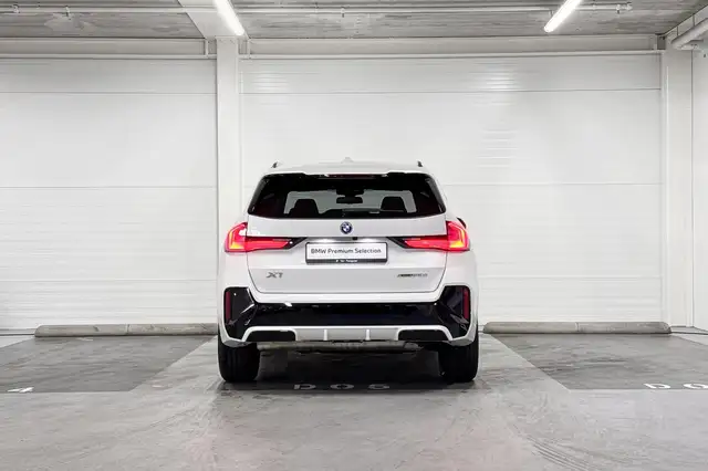 BMW X1 view 8
