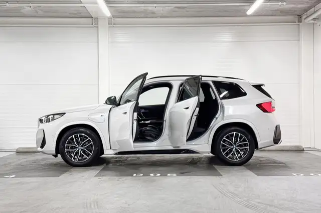 BMW X1 view 3