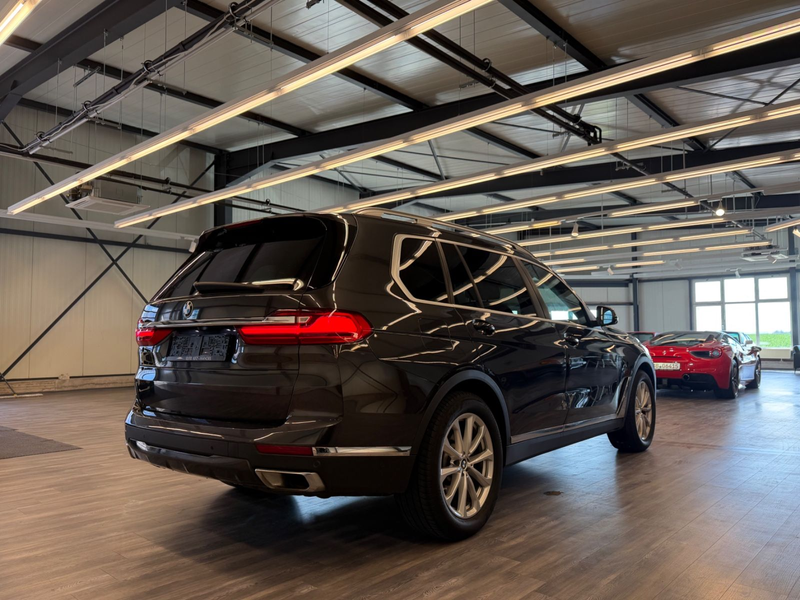 BMW X7 xDr 40d Laser AHK Standheiz Luft  Live Cockpi — photo 5
