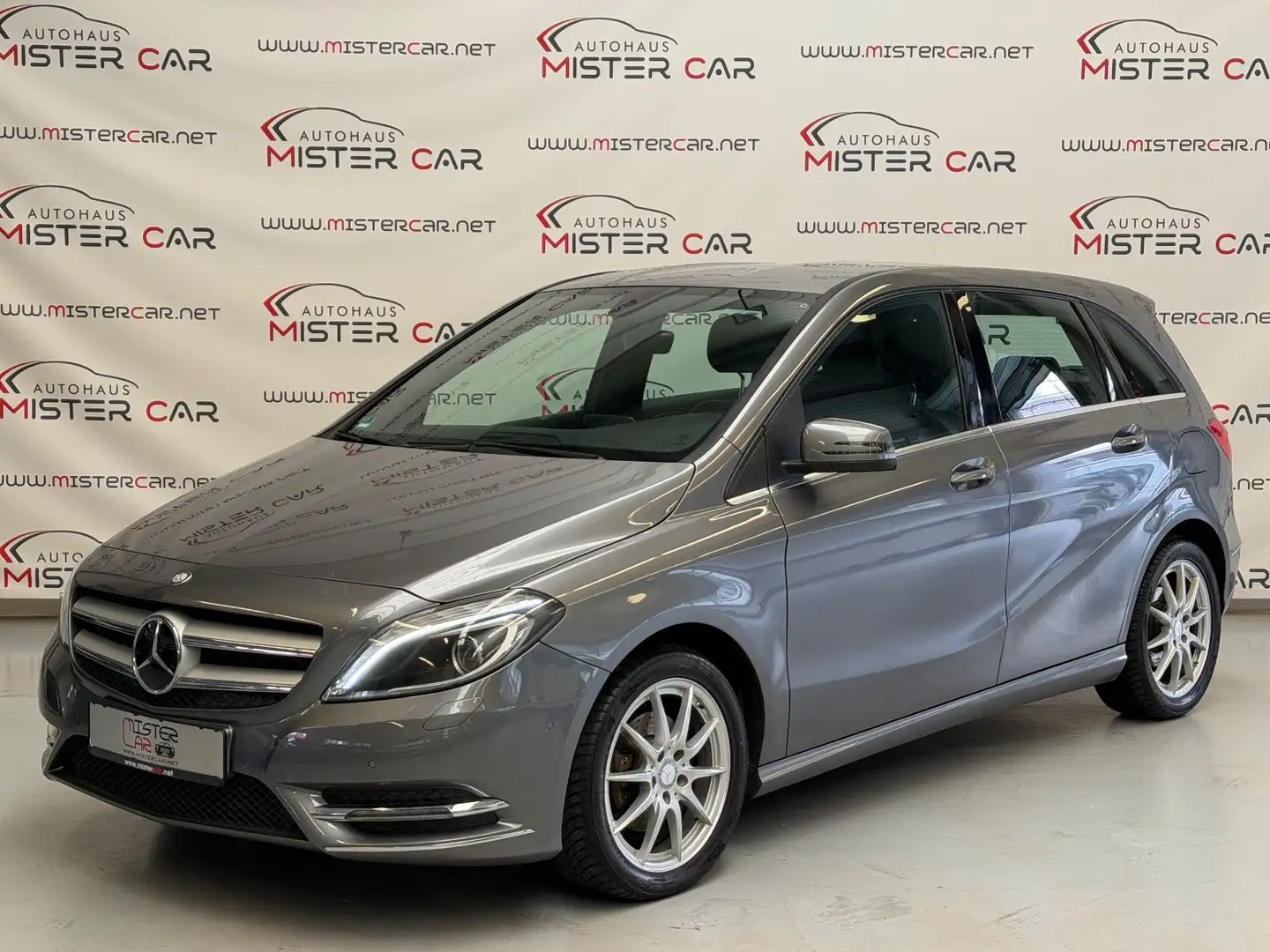 Mercedes-Benz B 180 CDI/d AUT NAVI/LEDER/XENON/AHK/PDC/SHZ/ALU Gris - 1