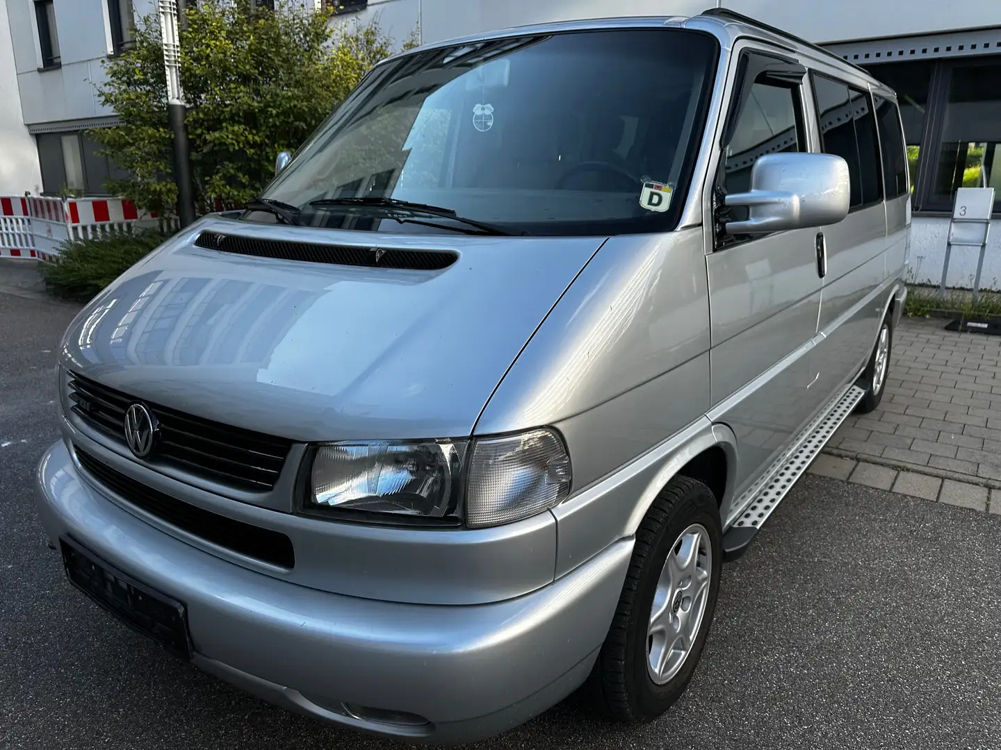 Volkswagen T4 Multivan TDI Atlantis Серебристый - 1