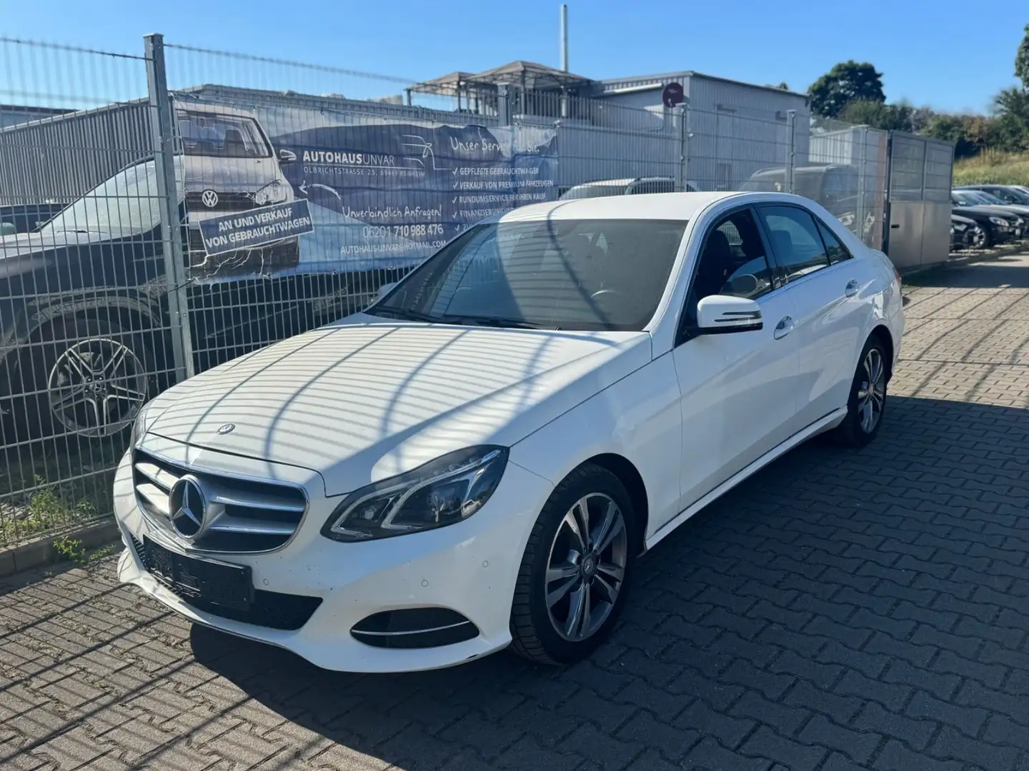 Mercedes-Benz E 220 E-Klasse Lim. E 220 BlueTec |LED|LEDER|NAVI| Blanc - 1