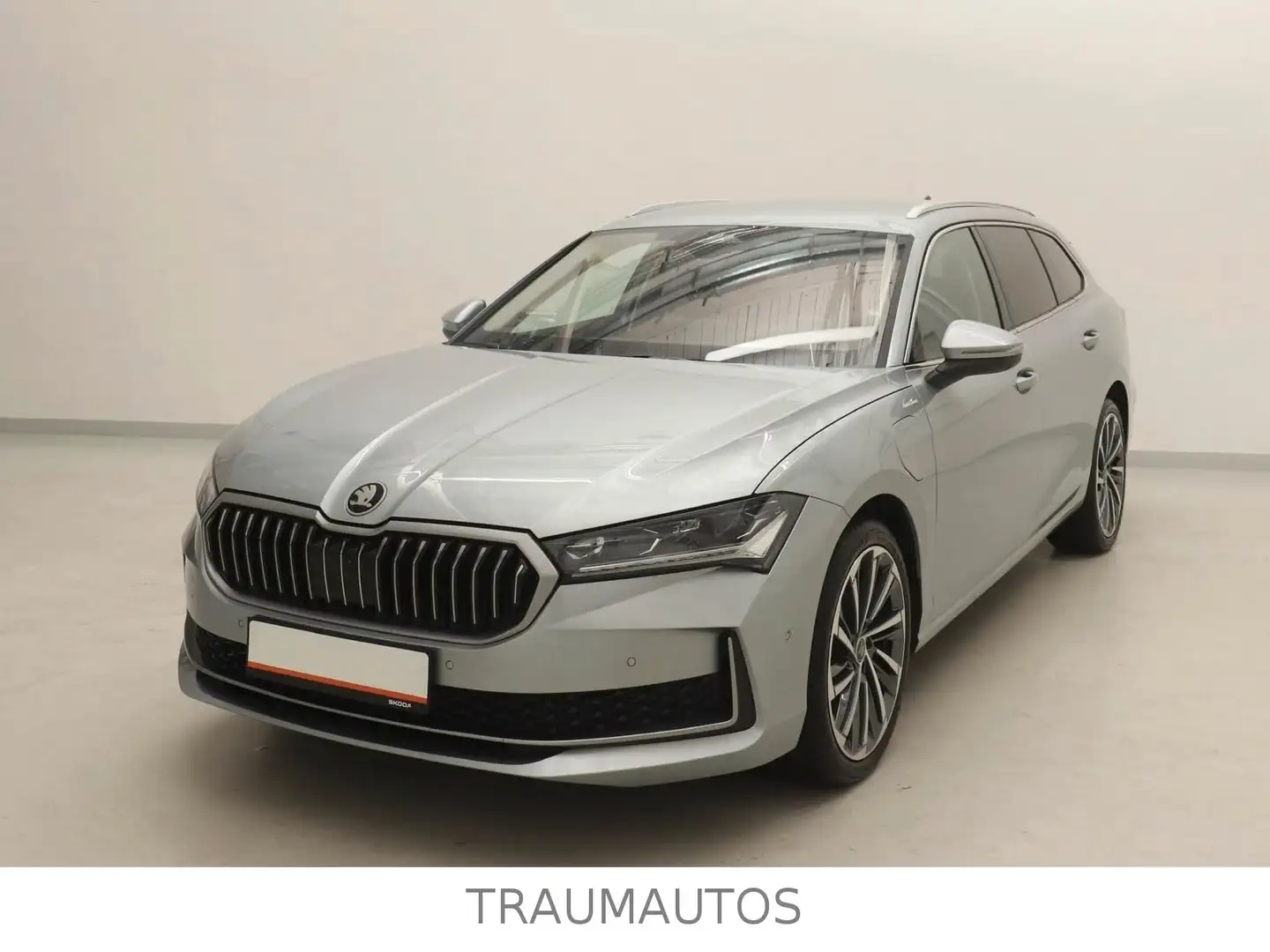 Skoda Superb 1.5 TSI iV 150kW L&K *AHK*DCC Silber - 1