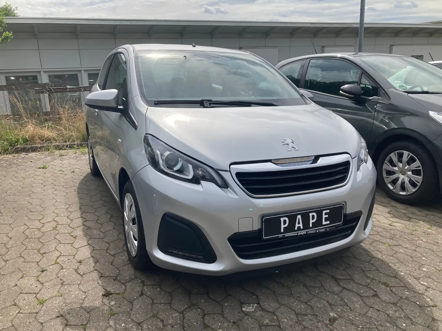 Peugeot 108 Active ETG 5 Automatik Grau - 1