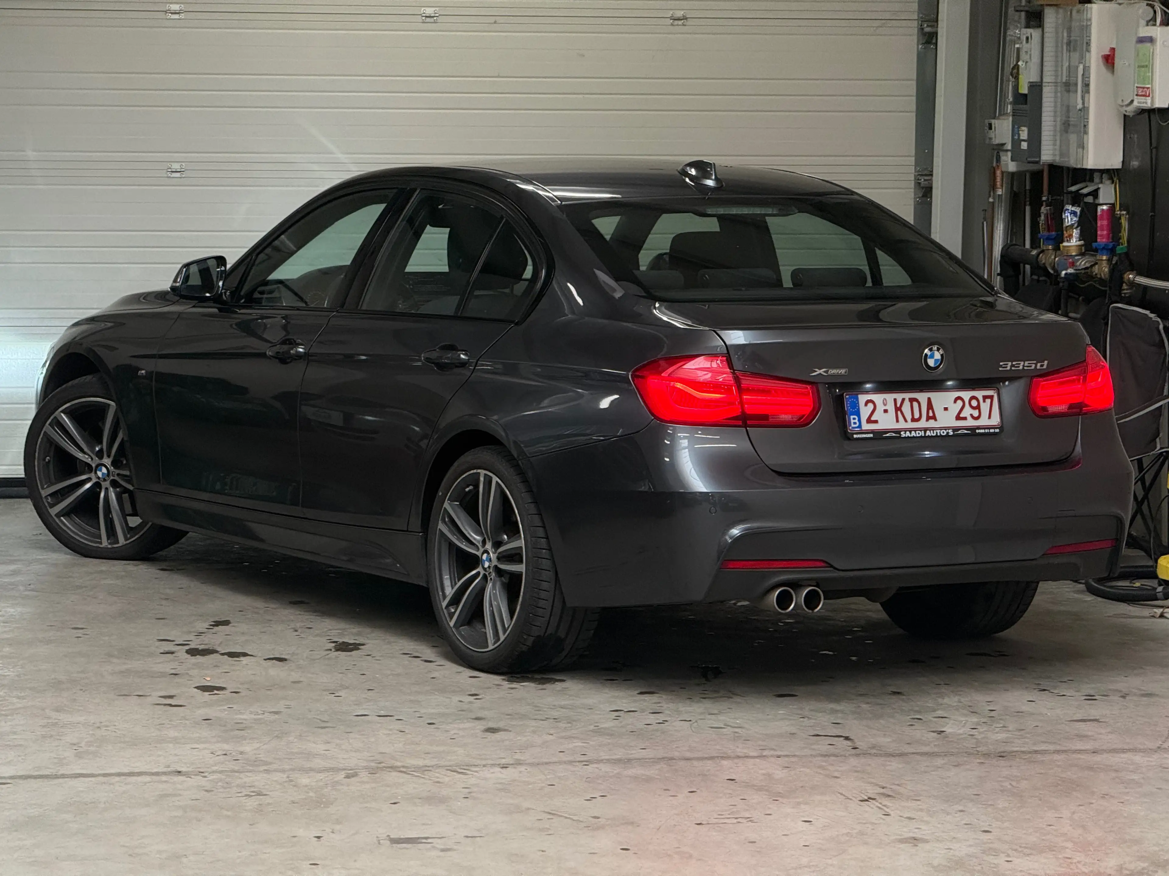 BMW 335 d X-Drive Pack-M // Alcantara // Navi Pro — photo 3