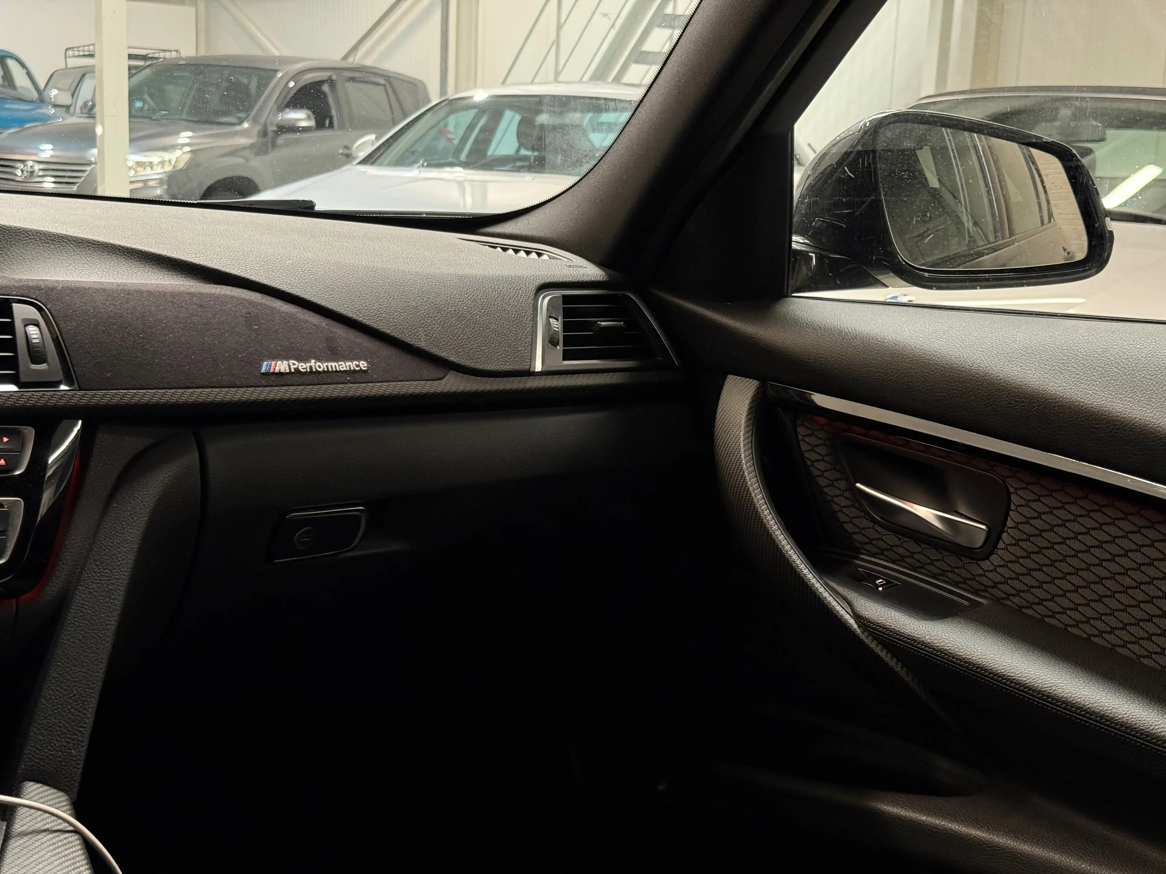 BMW 335 d X-Drive Pack-M // Alcantara // Navi Pro — photo 12