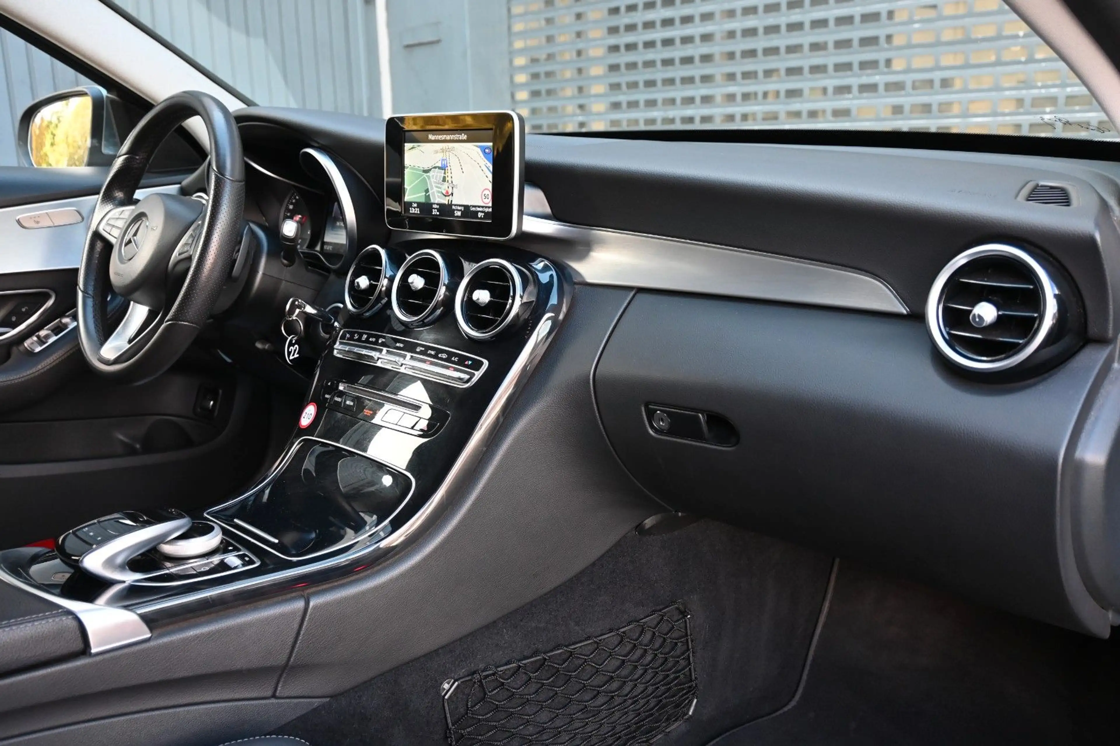 Mercedes-Benz C 220 d BlueTec Avantgarde Navi Head-Up RFK LED — photo 11