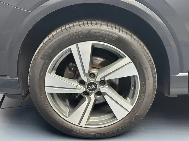Audi Q2 view 9