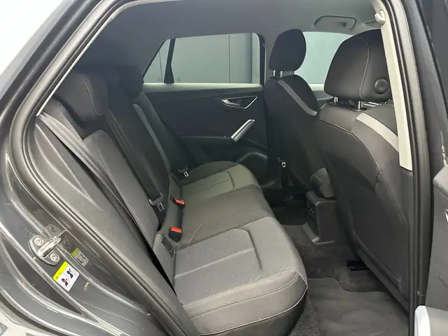 Audi Q2 view 25