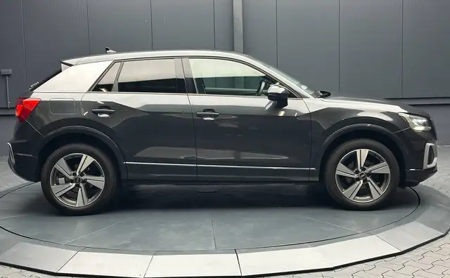 Audi Q2 view 6