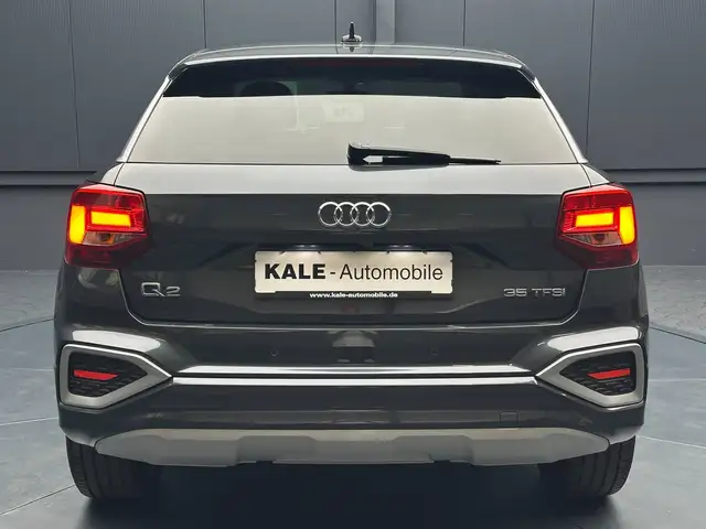 Audi Q2 view 4