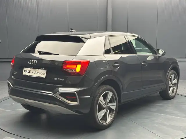 Audi Q2 view 5